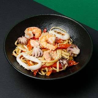 Ուդոն ծովամթերքով և բանջարեղենով