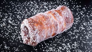 Kurtos cu ciocolata si cocos sau alune