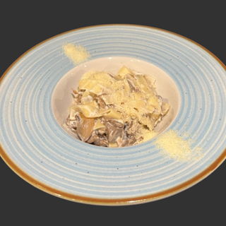 Паста з грибами та трюфельним соусом (300г)