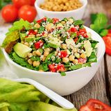 Салата с нахут, авокадо и киноа (350г)