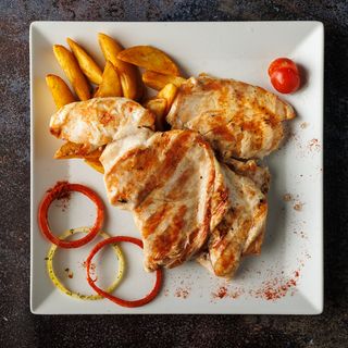 Pileći file na roštilju