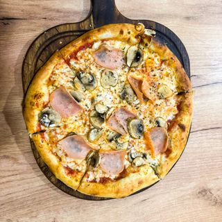 Pizza Prosciutto e Fungai 30cm