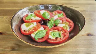 Салата Капрезе (330г)