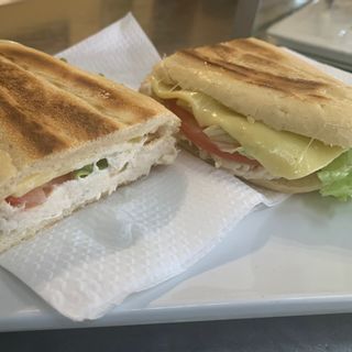 Bocadillo De Pollo Especial