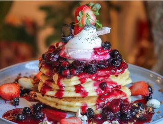 Pavlova pancakes
