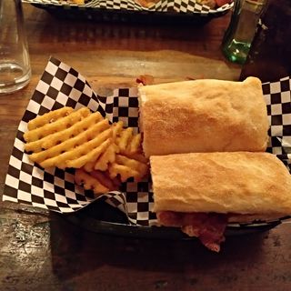 Pernil, Camenbert i confitura de tomàquet