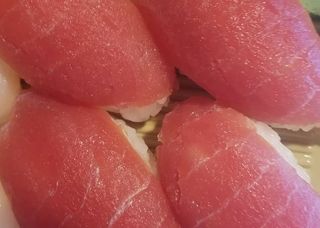 Nigiri tonno - 4 pezzi 