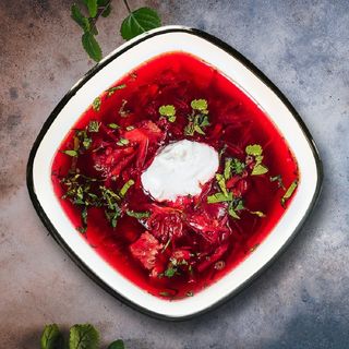  Борщ со сметаной 250 мл.