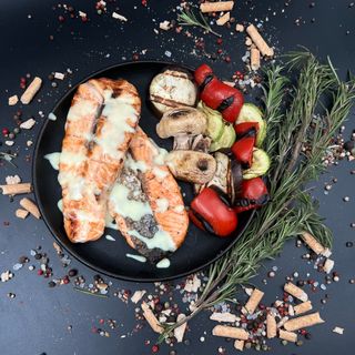 Somon cu legume 200/250gr