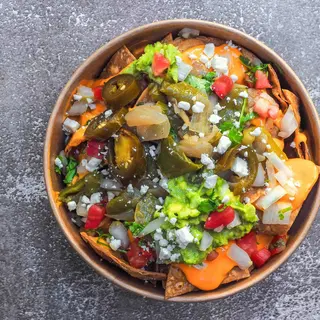 NACHOS LA BESTIA con frijoles