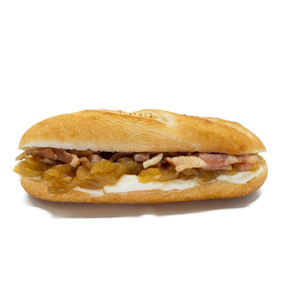 42. Crema de Camembert, cebolla caramelizada y bacon