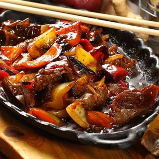 Wok de vita cu legume si orez la abur hey