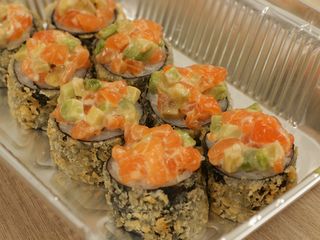 Темпура з шапками лосося та авокадо (355g)