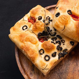 Focaccia z oliwkami