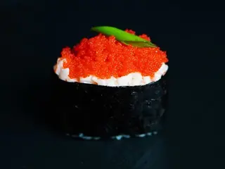 Gunkan z krewetkami (60g)