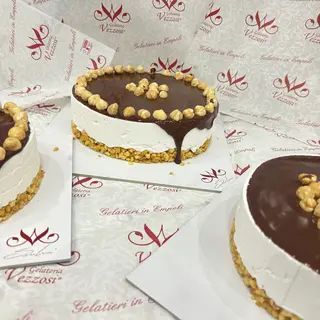 Il Dolce semifreddo cioccolata al latte e nocciole 7/8 persone 