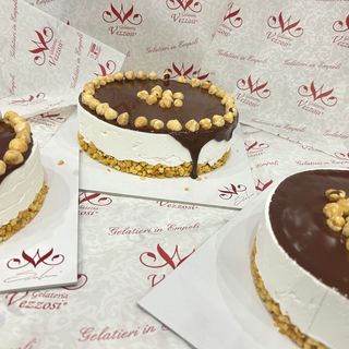 Il Dolce semifreddo cioccolata al latte e nocciole 7/8 persone 