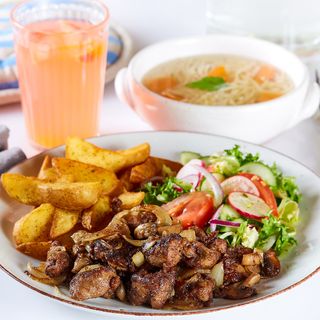 Wątróbka z pieczarkami zestaw