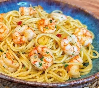 Spaguetti prawns with rocked