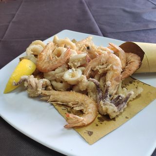 Fritto gamberi e calamari