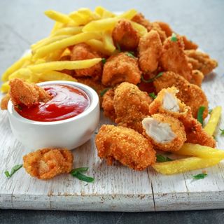 Nuggetsy z frytkami