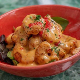 Tempura de gambas rojas con chili dulce y tobikko