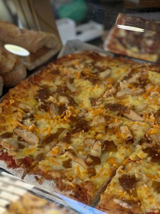 Pizza De Pollo (1Porción)