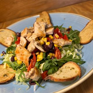 Insalatona con pollo Arrosto