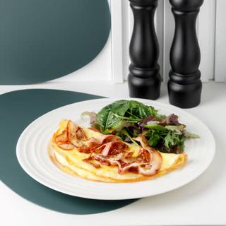 Omleta cu bacon si rosii uscate    New