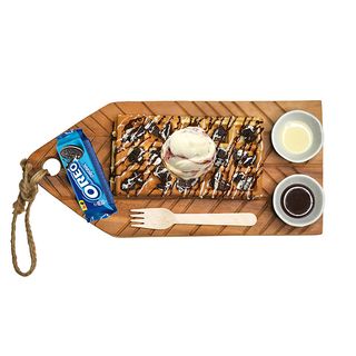 ვაფლი ორეოს პეჩენიით + თქვენთვის სასურველი ნაყინით+ შედედებული რძით + შოკოლადით