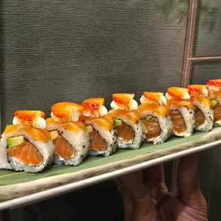 Salmone fragola uramaki