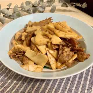 37.双冬猪肉svinjetine sa crnim pecurkama i bambusom