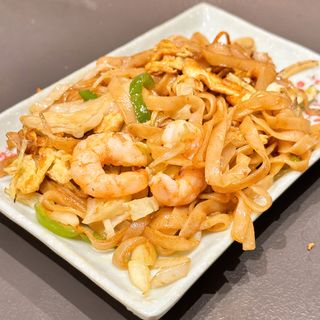 143Thai Noodle con gambas y verduras
