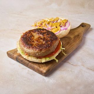 Punjena pljeskavica + Coca-Cola 0,33l