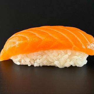 Нігірі лосось (44г)