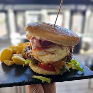 HAMBURGUESA EL BODEGÓN 