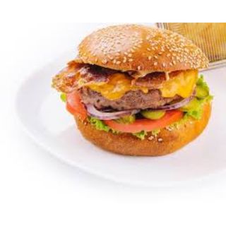 Hamburguesa de ternera con patatas