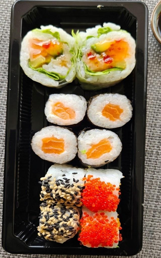 T515 - Sashimi Salmão com Arroz Cristal
