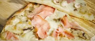 Pizza piatto boscaiola