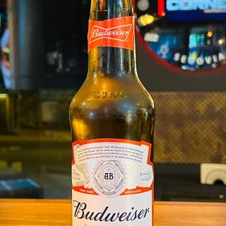 * CERVEZA BUDWEISER TERCIO