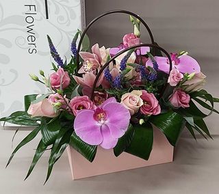 Aranjament floral "Gentuta atractie"