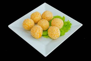 Крокеты с сыром и кунжутом/ Crochete de cașcaval cu susan