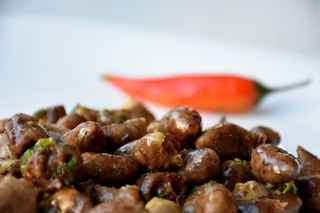 Пилешки сърца с лук (200г)