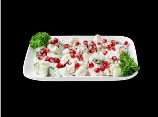 Курица с огурцами с майонезом