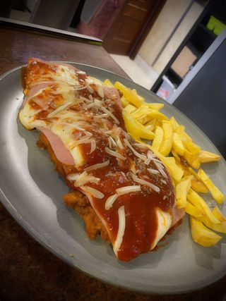 Milanesa Napolitana (Media Ración)