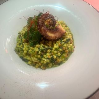 Fregola sarda con cavolo nero, polpo e zafferano