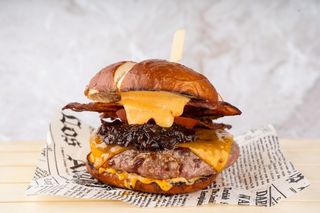 BACON  DOUBLE  BURGER S KRUMPIRIĆIMA