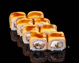 Сирний рол з печеним лососем