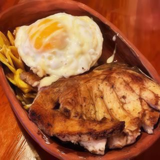 calentado  chuleta baicon y huevo