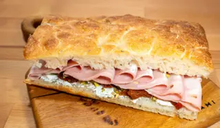 Sandwich mortadella